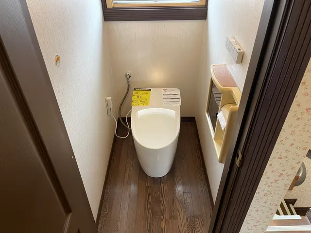 トイレの交換(各メーカー)OK。！お気軽にご相談ください。クロスやCFの張替も！サービスの画像