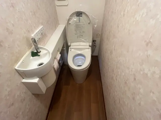 トイレの交換(各メーカー)OK。！お気軽にご相談ください。クロスやCFの張替も！サービスの画像