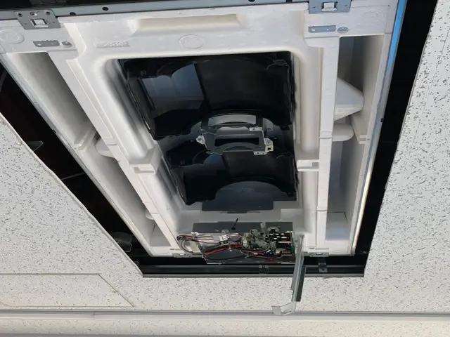 エアコンクリーニング / 天井埋込タイプサービスの画像