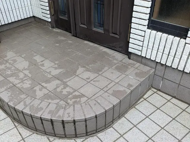 駐車場、土間、ブロック塀など外回り高圧洗浄お任せください！蘇らせます！サービスの画像