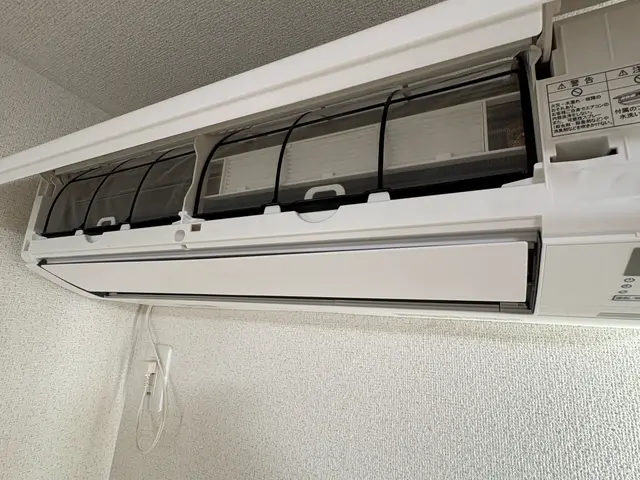 早期割引中！ノーマルエアコン専門店(サービス写真参照)、第二種電気工事士サービスの画像