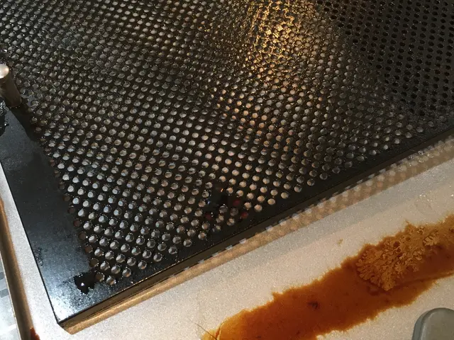 業務用の油落とし洗剤を使用して汚れを落しますサービスの画像