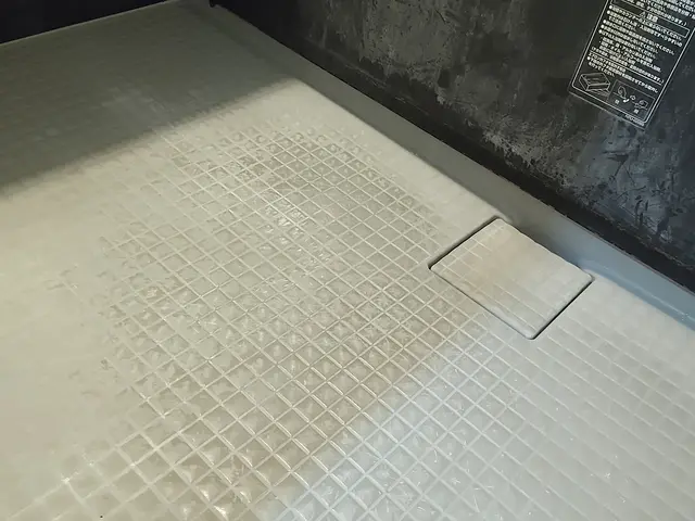 当店で当日カード払い対応可　排水のいやな臭いも徹底洗浄します　浴室クリーニングサービスの画像