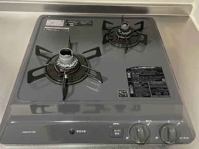 お客様に大好評のキッチン清掃。排水溝までばっちりキレイ1！サービスの画像