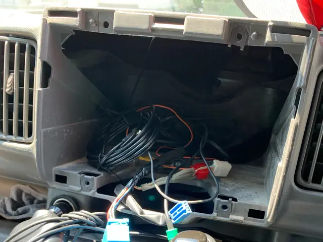 最新カーナビ設置　アンドロイドナビでyoutube視聴サービスの画像