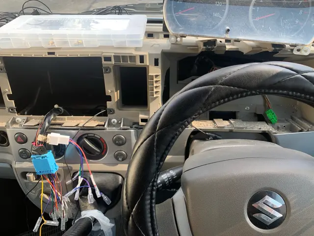 最新カーナビ設置　アンドロイドナビでyoutube視聴サービスの画像