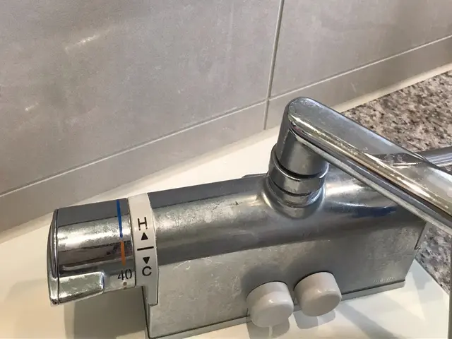 カビと水垢でお困りなら専用洗剤で徹底洗浄‼︎しつこい汚れがキレイになります！サービスの画像