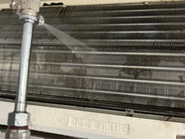 通常エアコンのみ対応可能！暑くなる前に掃除しませんか？複数台や水回り割引あり！サービスの画像