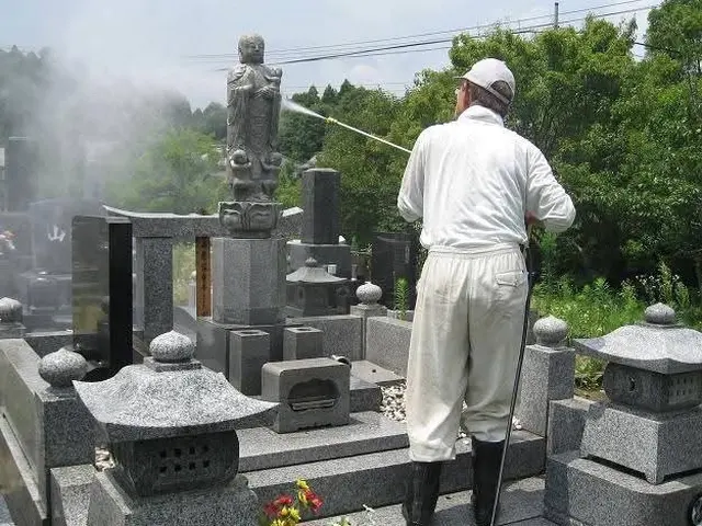 ◎25年の実績【お墓の専門店】 まかせて安心！故人への想いをより美しく。墓石洗浄サービスの画像