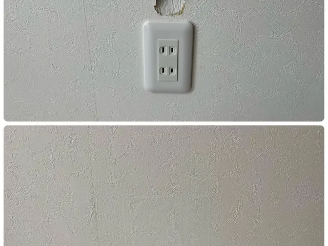 【壁穴補修はお任せください】完全自社施工！丁寧な作業を心がけております！サービスの画像