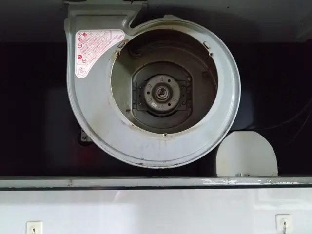 【岡山エリア】あなたの家の　お掃除便利屋さん　換気扇のホコリと油　取ります。サービスの画像