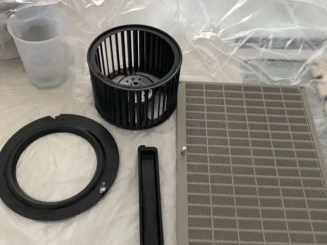 大手で作業をしているプロの手を低価額でご利用いただけます♪サービスの画像