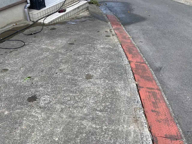 カーポート、ブロック塀、土間洗浄など外回りのお掃除はお任せください！サービスの画像