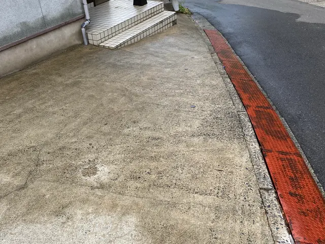 カーポート、ブロック塀、土間洗浄など外回りのお掃除はお任せください！サービスの画像