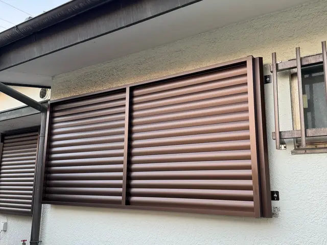 面格子、目隠しルーバー取付！断熱効果もあるらしいですよ!!まずはご相談下さい!!サービスの画像