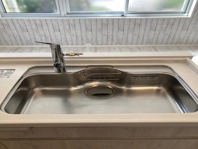 油汚れやシンクの水垢をスッキリきれいにいたします！サービスの画像