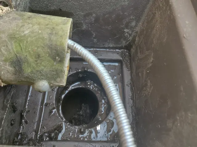 雨樋の詰まり、補修、工事、雨樋の事ならお任せ下さい。現状の状態考慮して作業しますサービスの画像