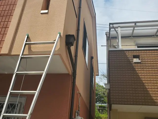 雨樋の詰まり、補修、工事、雨樋の事ならお任せ下さい。現状の状態考慮して作業しますサービスの画像