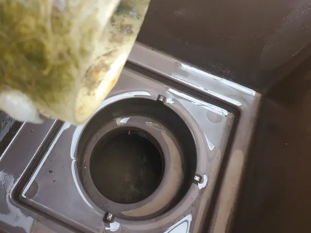 雨樋の詰まり、補修、工事、雨樋の事ならお任せ下さい。現状の状態考慮して作業しますサービスの画像