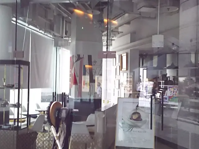 サッシと窓をピカピカに！TOEIC800点の店長が実施　目黒駅前創業41年企業サービスの画像