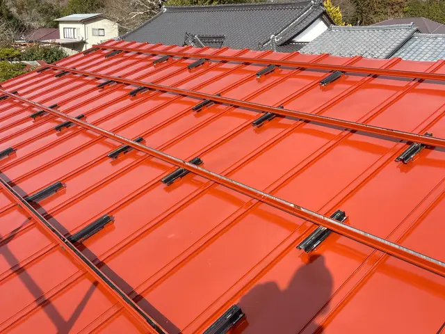 【錆・劣化を防ぐ】♦︎屋根塗装♦︎／安心の職人直営店サービスの画像