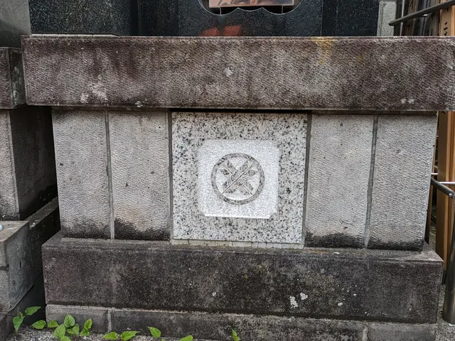 【墓石再生クリーニング】全て手作業 ・大切な方が眠る墓所を末永くに綺麗に致しますサービスの画像