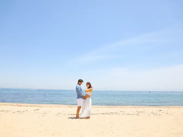 元保育士なるちゃんとお話しながら♪ご自宅や公園で愛が伝わるマタニティフォト✩サービスの画像