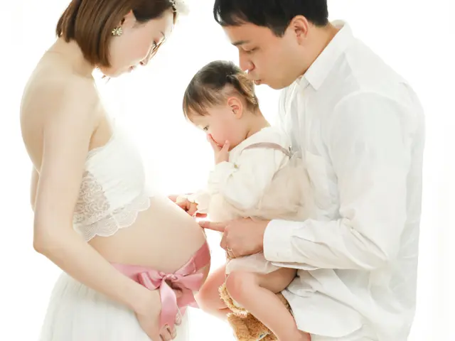 元保育士なるちゃんとお話しながら♪ご自宅や公園で愛が伝わるマタニティフォト✩サービスの画像