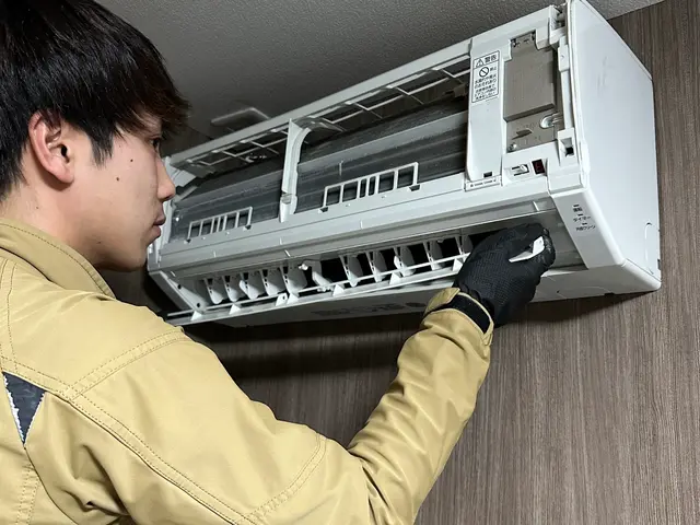 メーカーで断られたエアコンも当社では完全分解洗浄可能！　技術力が強みです！サービスの画像