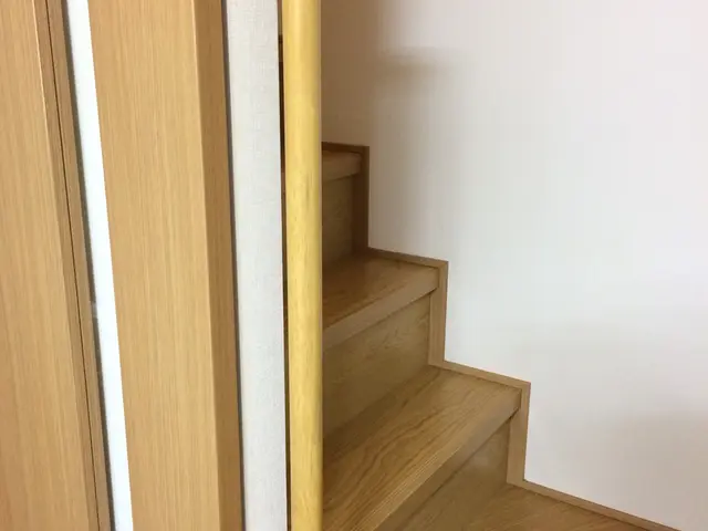 手すりで日常をもっと便利に♪面倒な手すり本体の用意も行います！サービスの画像