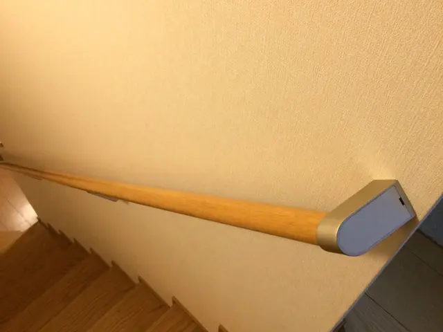 手すりで日常をもっと便利に♪面倒な手すり本体の用意も行います！サービスの画像