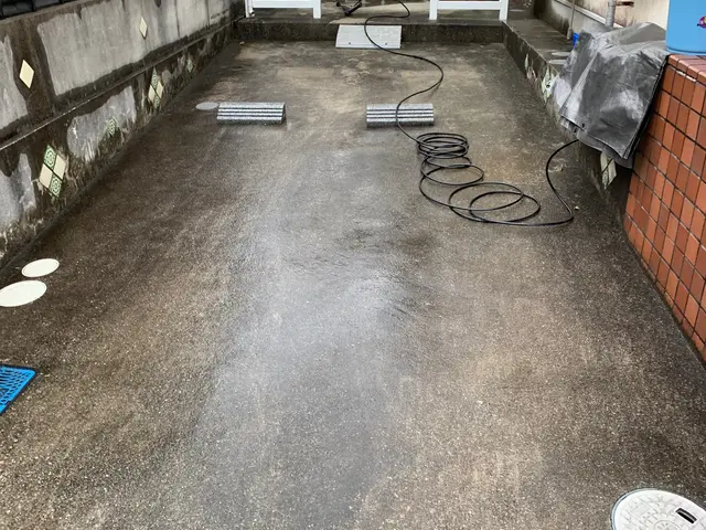 ベランダ　バルコニー　高圧洗浄クリーニングサービスの画像