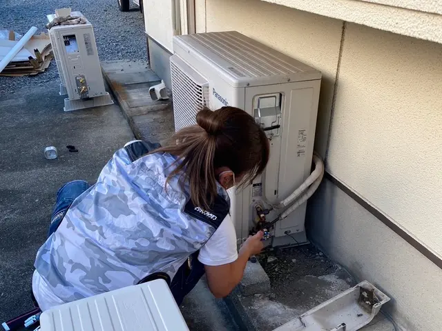 ◎ 女性スタッフ在籍　◎ 自社スタッフがお伺いします　【エアコン処分費無料】サービスの画像