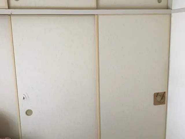 特割サー！技とお値段てリフォームを応援！日本の綺麗、襖紙を種類豊富クロス紙へ！サービスの画像