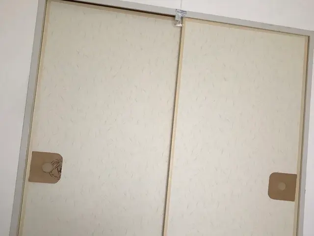 特割サー！技とお値段てリフォームを応援！日本の綺麗、襖紙を種類豊富クロス紙へ！サービスの画像