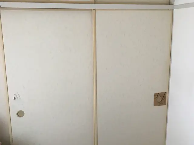 特割サー！技とお値段てリフォームを応援！日本の綺麗、襖紙を種類豊富クロス紙へ！サービスの画像