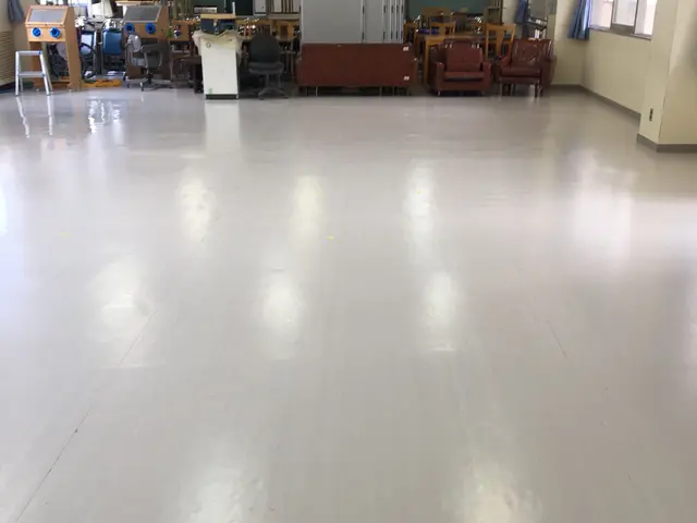 床洗浄、ＷＡＸ、店舗様から事務所や施設までお任せ下さい。サービスの画像