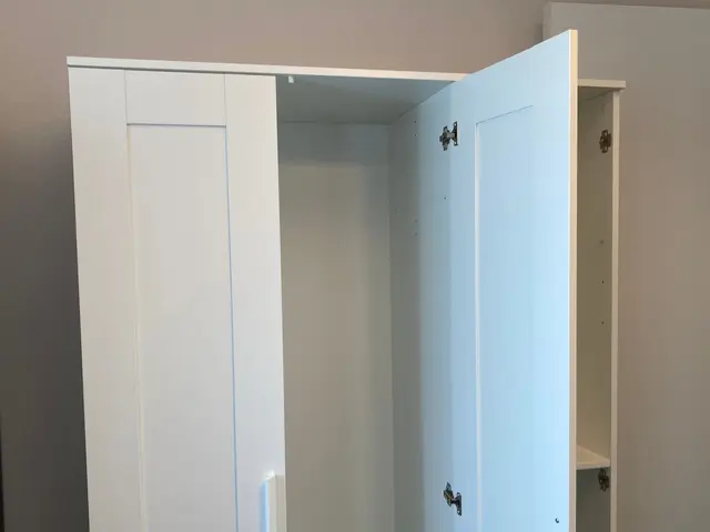 福岡市【家具固定（地震対策）】こちらのカテゴリは基本的に固定作業のみ承ります。サービスの画像