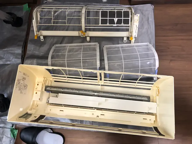 プロの技術でエアコン分解高圧洗浄！サービスの画像