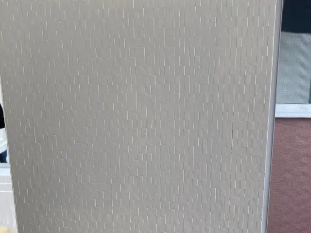 ◆壁の穴、凹み◆戸建て、アパートOK◆日程、相談乗ります◆なるべく目立たなく◆サービスの画像