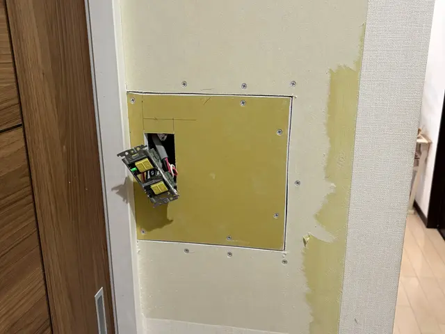 ◆壁の穴、凹み◆戸建て、アパートOK◆日程、相談乗ります◆なるべく目立たなく◆サービスの画像