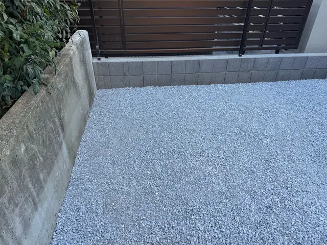 砂利巻きならお任せ下さいサービスの画像