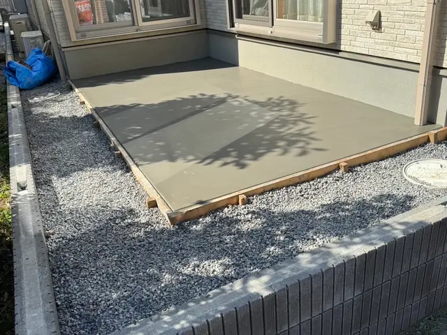 砂利巻きならお任せ下さいサービスの画像