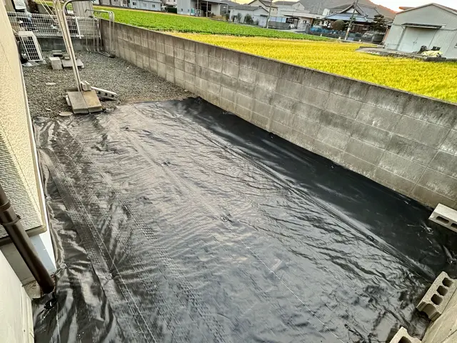 防草シート施行サービスの画像