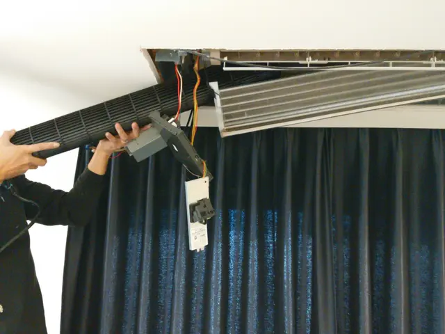 抗菌コート無料安心の保険加入！エアコン洗浄 天井埋込タイプ クレジット対応サービスの画像