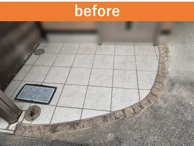 【玄関タイルクリーニング】丁寧作業でご好評いただいております！サービスの画像