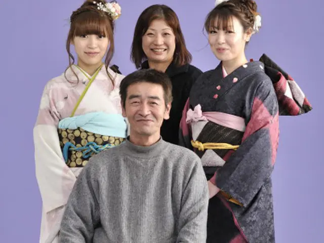 【全国出張可】経験40年以上！家族写真は昔ながらの？お家訪問での撮影でリラックス