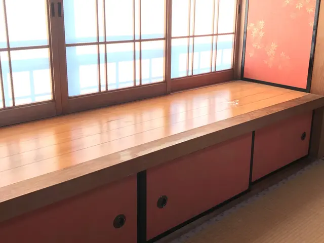 【下関市・北九州市 限定】創業70年 襖新調 張替 見本帳も豊富に御座います！サービスの画像