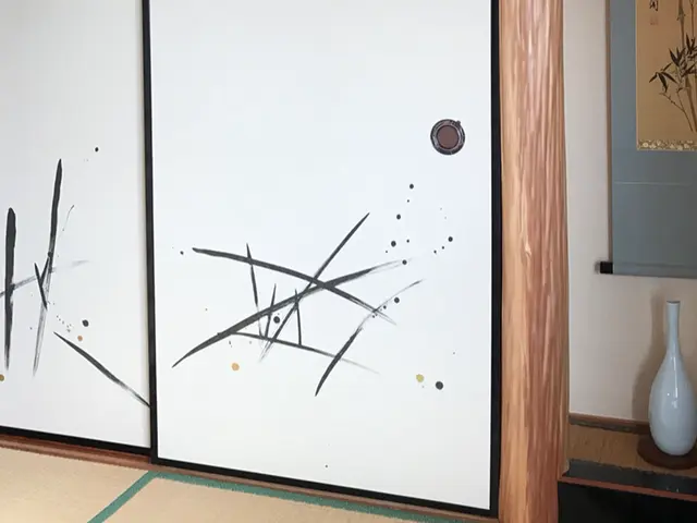 【下関市・北九州市 限定】創業70年 襖新調 張替 見本帳も豊富に御座います！サービスの画像