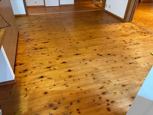 フロアクリーニング&ワックスの事なら田中清掃へお任せサービスの画像